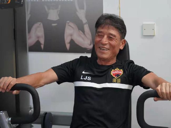 国产亚洲人成在线影院